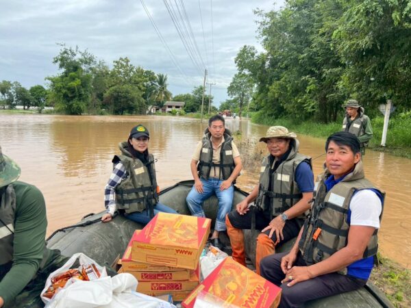 นายก อบต.ตลองมะพลับ อ.ศรีนคร จ.สุโขทัย เร่ง ! ช่วยเหลือผู้ประสบอุทกภัย ในพื้นที่