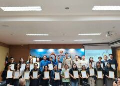 จังหวัดแพร่ !!! มอบหนังสืออนุญาตให้ใช้ตราสัญลักษณ์สิ่งบ่งชี้ทางภูมิศาสตร์ ส้มโอขาวน้ำผึ้งเมืองลอง และ สินค้าเหล้าแป้  