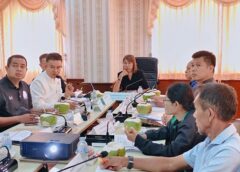 นางสุรียพรรณ์ ณ สงขลา รองนายกองค์การบริหารส่วนจังหวัดสงขลา เป็นประธานการประชุมเพื่อขับเคลื่อนการพัฒนาสงขลามหานครมะพร้าวน้ำหอม และแก้ไขปัญหาราคามะพร้าวน้ำหอมตกต่ำ ครั้งที่ 1/2569