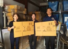 พาณิชย์แพร่ !!! ส่งมอบกล่องบรรจุผลไม้ตามโครงการจัดส่งผลไม้ผ่านไปรษณีย์ไทย ปี 2569 หนุนเกษตรกรลดต้นทุน ขยายช่องทางการตลาดสู่ผู้บริโภคทั่วประเทศ