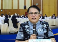 นายสุพิศ พิทักษ์ธรรม นายกองค์การบริหารส่วนจังหวัดสงขลา พร้อมด้วย นายธนิศร์ ทองสุข เลขานุการนายกองค์การบริหารส่วนจังหวัดสงขลา เป็นประธานการประชุมพิจารณาโครงการพัฒนาการเรียนการสอนศาสนาอิสลามประจำมัสยิดในพื้นที่จังหวัดสงขลา