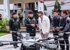 แม่ทัพภาคที่ 3 ชมการสาธิตการใช้งานอากาศยานไร้คนขับ ‘ โดรน ‘ จาก “บริษัท ซิสทรอนิกส์ จำกัด” เทคโนโลยีสนับสนุนทางยุทธวิธีและการประยุกต์ใช้ภารกิจป้องกันแก้ไขไฟป่า ช่วยเหลือประชาชนพื้นที่ประสบภัยพิบัติทางธรรมชาติในพื้นที่กองทัพภาคที่ 3