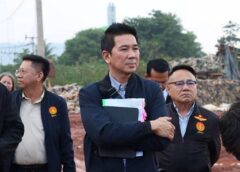 นายฉัตรเพชร ครุอำโพธิ์ รองนายกองค์การบริหารส่วนจังหวัดสงขลา ให้การต้อนรับคณะกรรมาธิการติดตามการบริหารงบประมาณ วุฒิสภา ในโอกาสเดินทางลงพื้นที่จังหวัดสงขลา