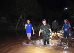พิษณุโลก ศบภ.มทบ.39 ส่งกำลังพลพร้อมยุทโธปกรณ์ ลงพื้นที่ช่วยเหลือประชาชนประสบอุทกภัย อ.นครไทย