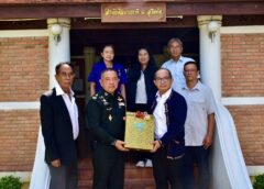 พิษณุโลก พลตรี นพดล วัชรจิตบวร ผบ.มทบ.๓๙ / นายกสมาคมนักเรียนเก่า พิษณุโลกพิทยาคม ท่านใหม่ ได้นำคณะกรรมการ ชุดใหม่ เดินทางไปพบ นาย วสันต์ เทพสุริยานนท์ ผอ.สำนักศิลปากรที่ ๖ สุโขทัย เพื่อหารือเรื่องที่ดิน