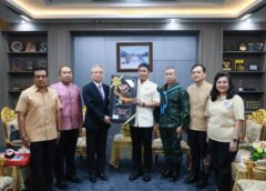 ผู้ว่าฯ นราธิวาสต้อนรับกงสุลใหญ่จีน ชูโอกาสลงทุนและพัฒนาการศึกษา ต่อยอดศักยภาพทุเรียนและสินค้าเกษตรสู่ตลาดส่งออก