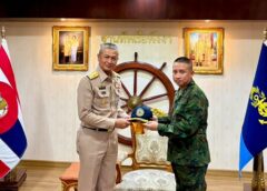 พังงา กำลังพลกองพันต่อสู้อากาศยานที่๒๒ ให้การต้อนรับ ผู้บัญชาการทัพเรือภาคที่ ๓ เนื่องในโอกาสเดินทางมาตรวจเยี่ยมบำรุงขวัญและมอบแนวทางการปฏิบัติงาน